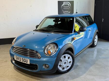 MINI HATCH 1.6 One D Hatch